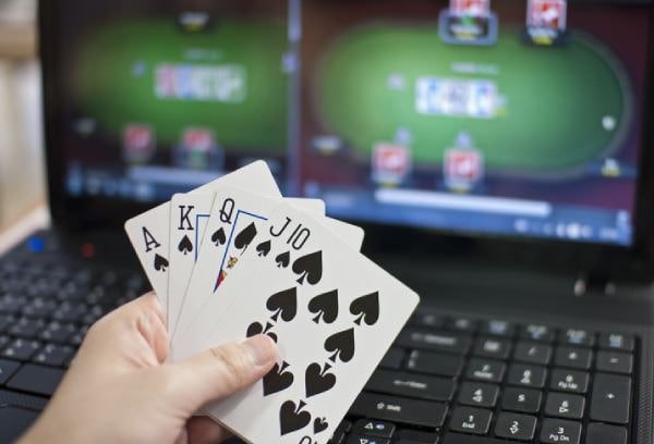 kkjili Live Casino real dealer baccarat table streamed to Philippines mobile